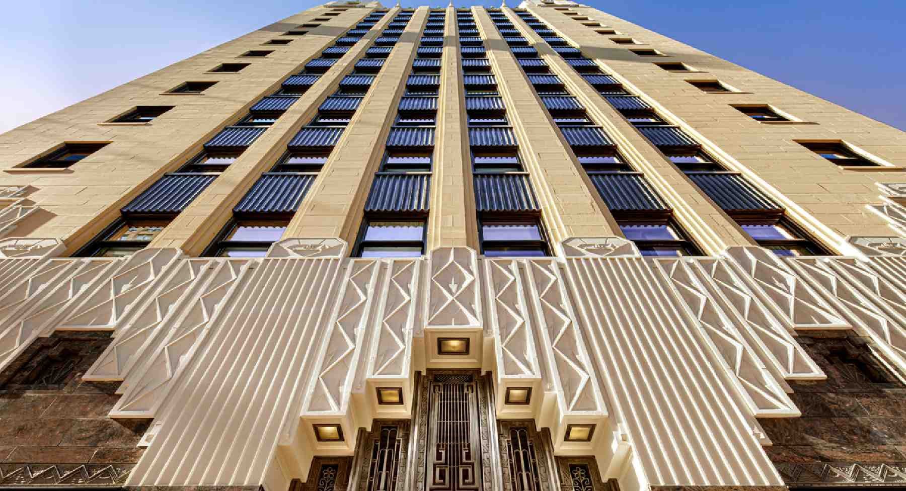 the-sinclair-hotel-fort-worth-tx-exterior-facade-upward-view the-sinclair-hotel-fort-worth-tx-exterior-facade-upward-view